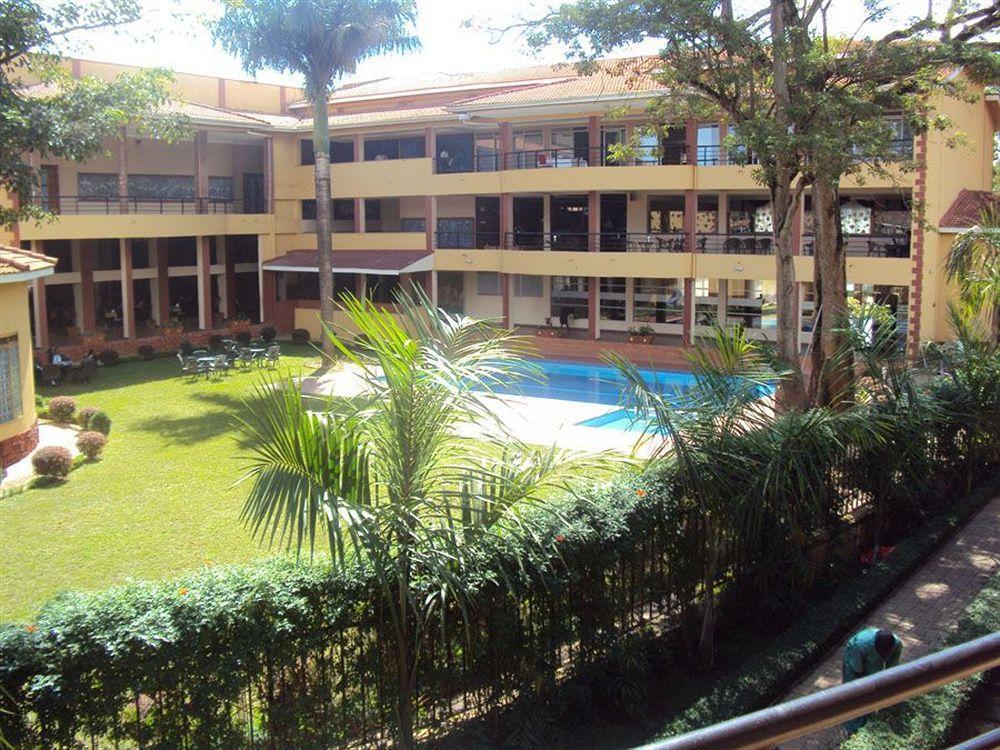 Silver Springs Hotel Kampala Extérieur photo