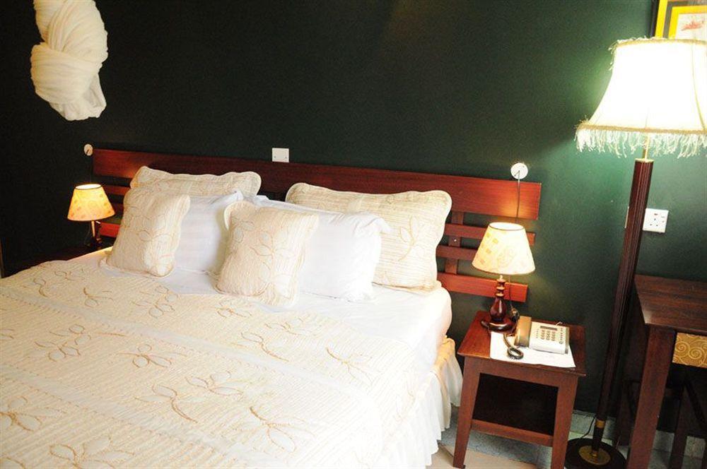 Silver Springs Hotel Kampala Extérieur photo