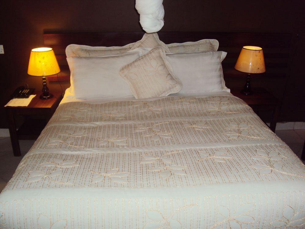 Silver Springs Hotel Kampala Extérieur photo