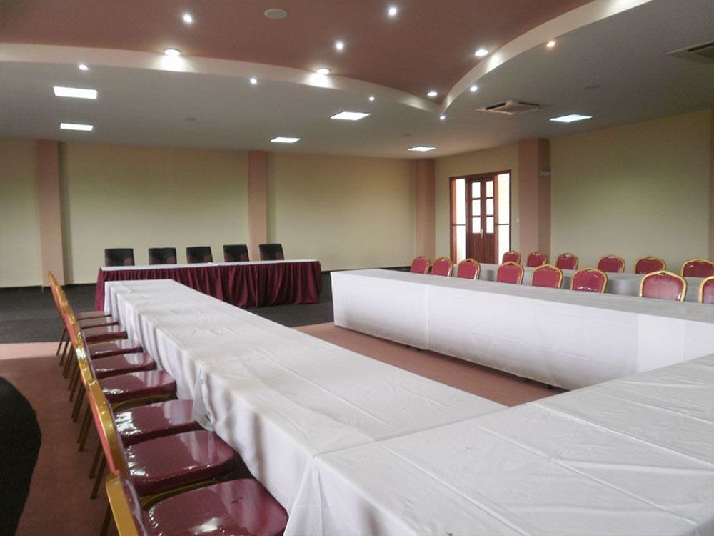 Silver Springs Hotel Kampala Extérieur photo