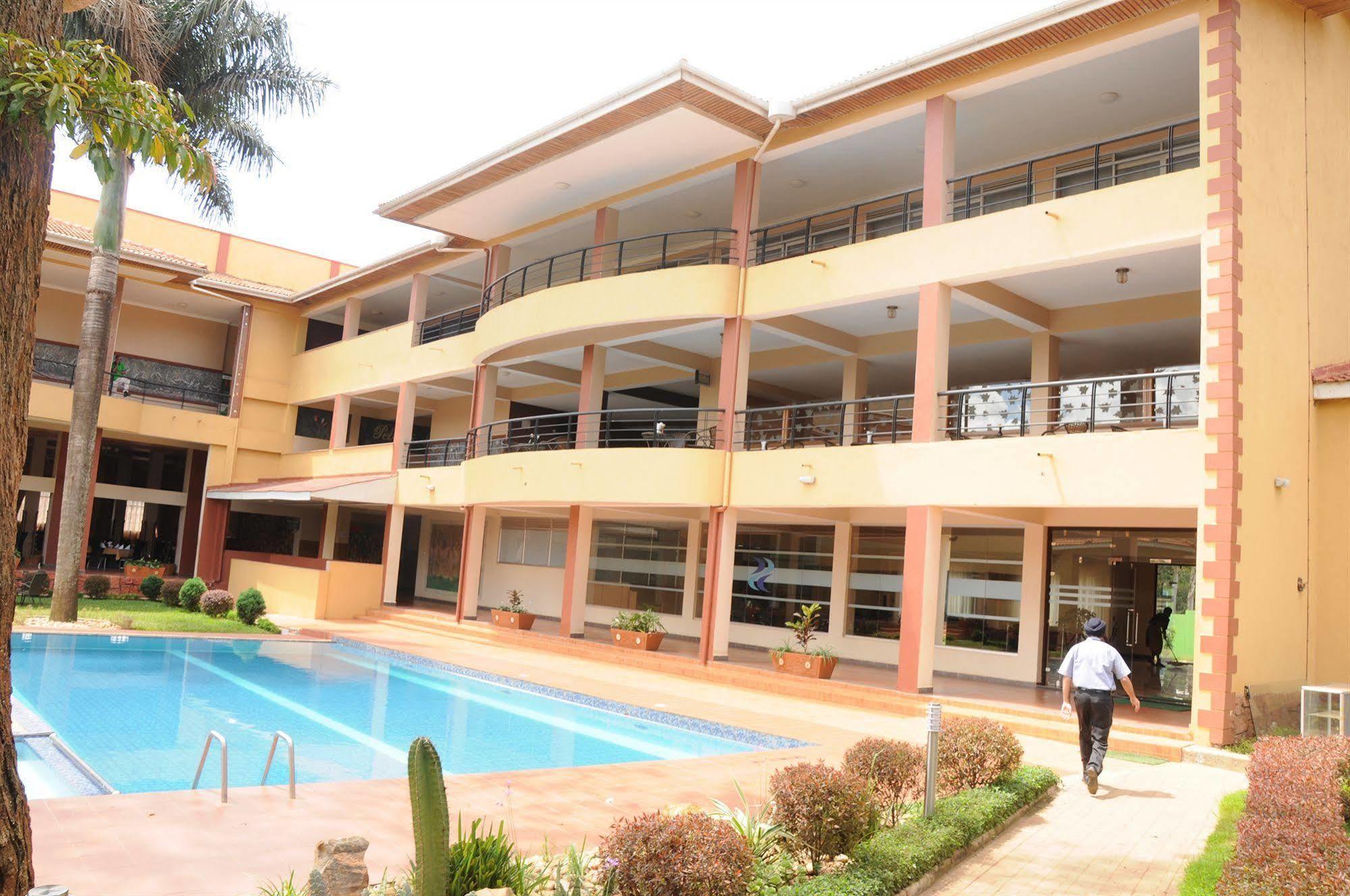 Silver Springs Hotel Kampala Extérieur photo