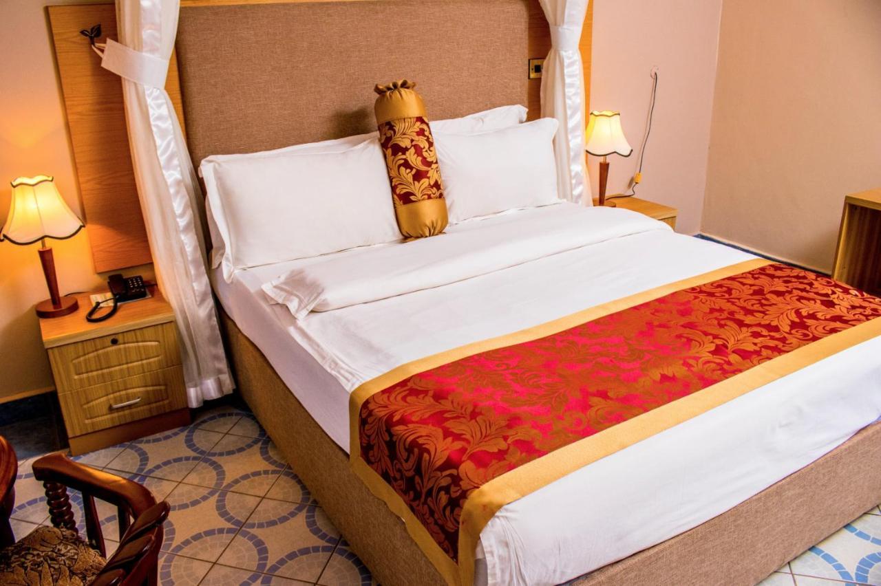 Silver Springs Hotel Kampala Extérieur photo