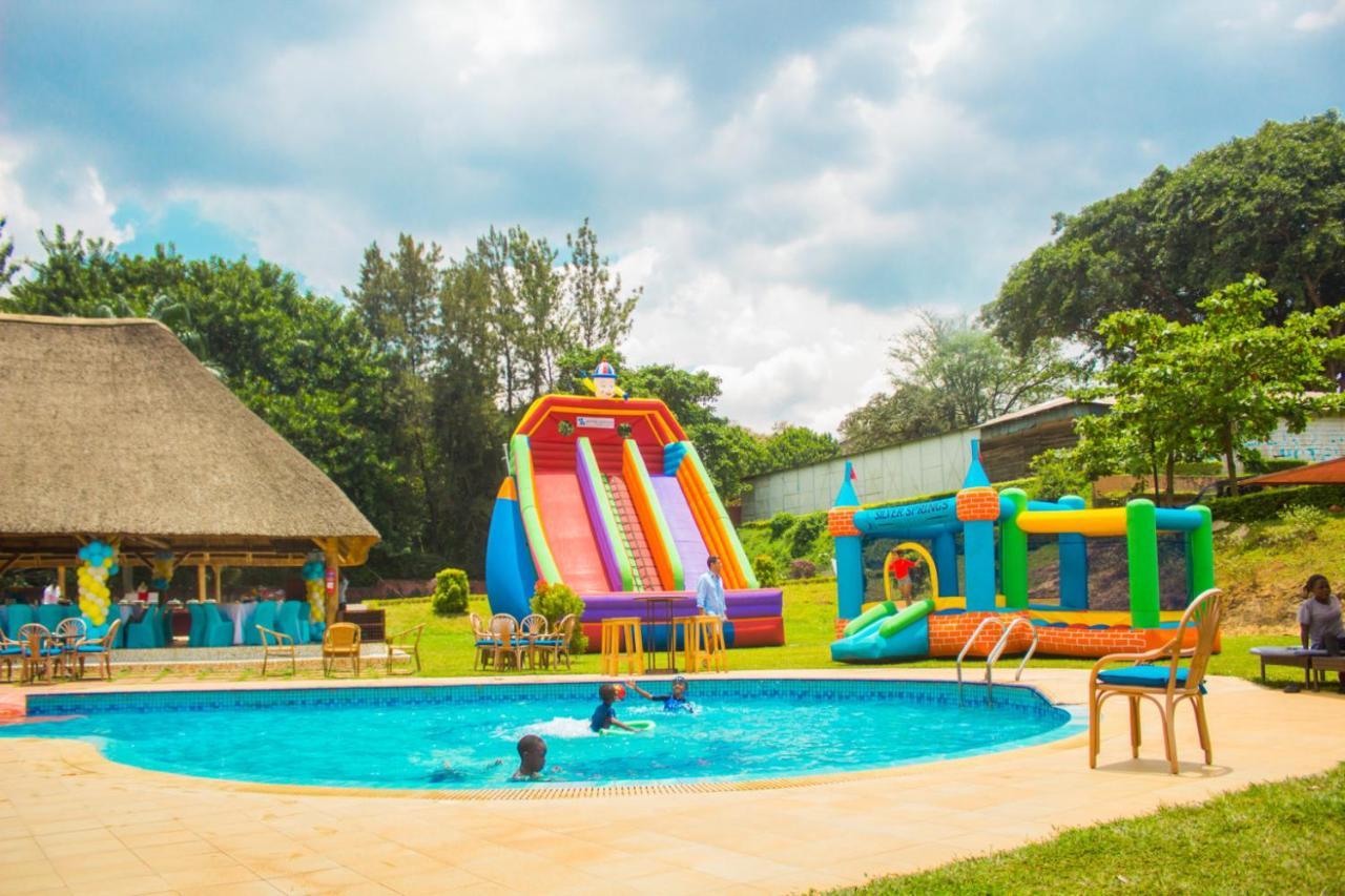 Silver Springs Hotel Kampala Extérieur photo
